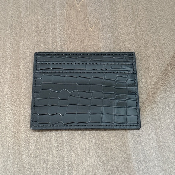 Black Crocodile Pattern Card Holder - Picture 3 of 7